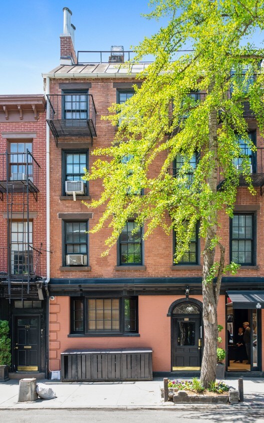 Primary Photo - 396 Bleecker Street