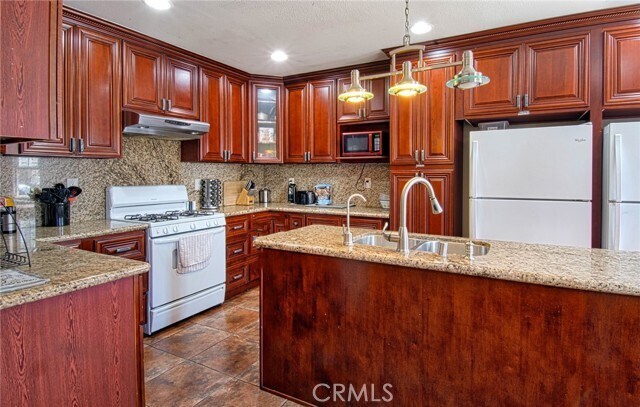 Foto del edificio - 14802 Leibacher Ave