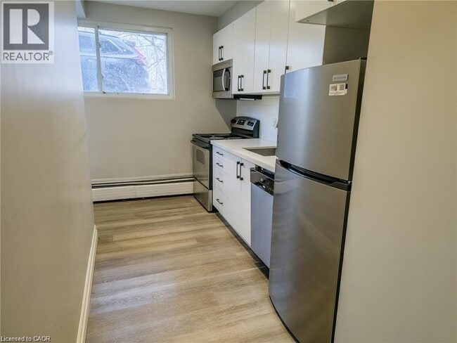 Building Photo - 410 Hazel St