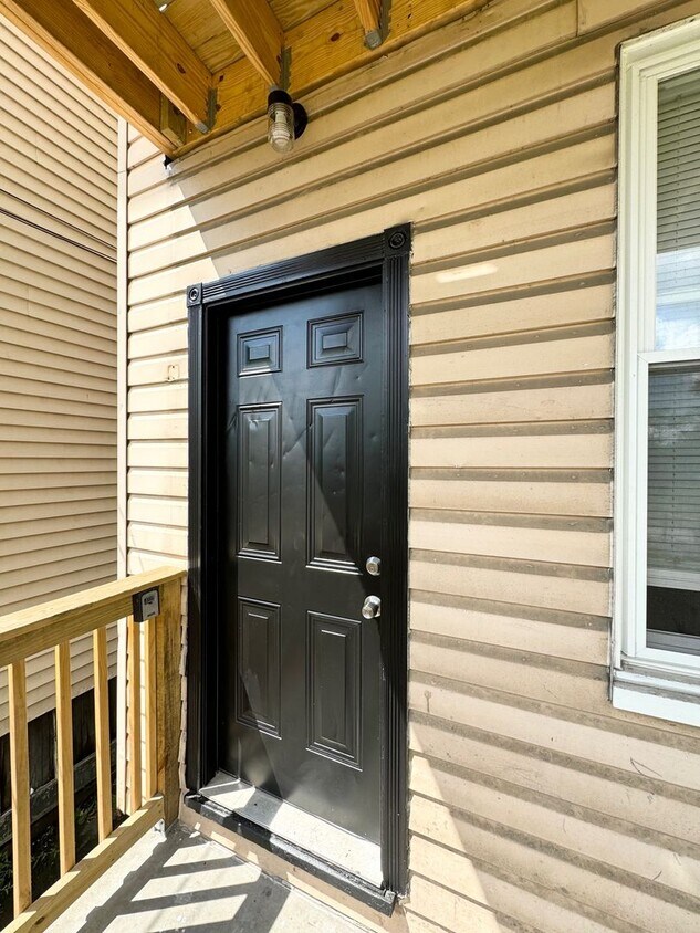 Foto principal - 902 Robinson St