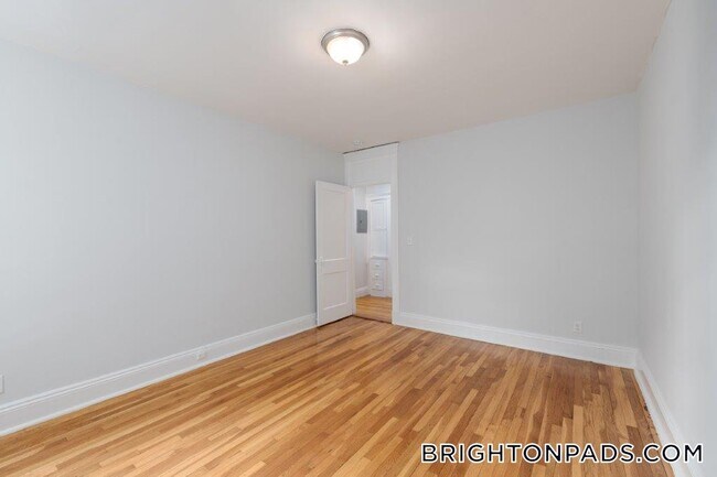 Foto del edificio - 286 Chestnut Hill Ave