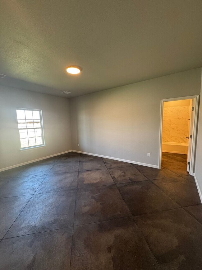 Foto del edificio - Large 3bedroom 2 bathroom New built 2025 1...