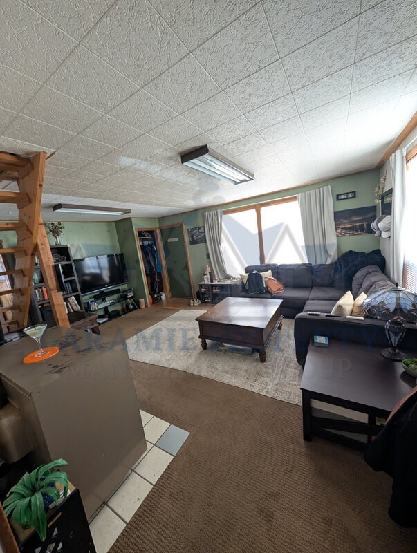 Foto del edificio - 295 W Mitchell St