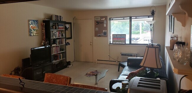 Building Photo - Condo Available At Chateau Village West wi...