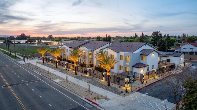 Building Photo - 1491 Alluvial Ave