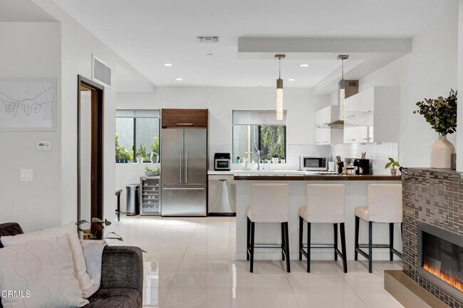 Foto del edificio - 4485 Hazeltine Ave