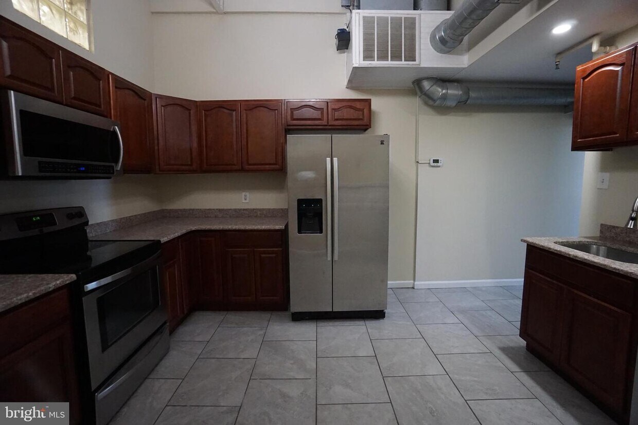 215258 E Dauphin St Unit 3A, Philadelphia, PA 19125 Room for Rent in Philadelphia, PA