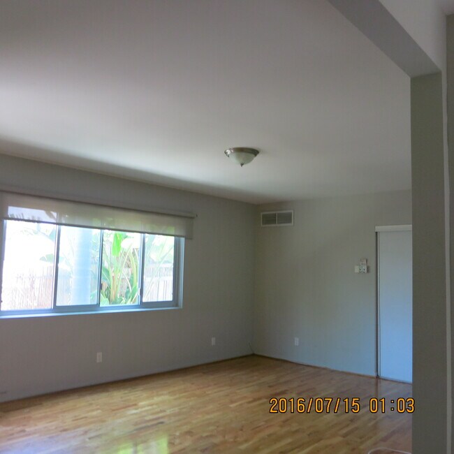 Foto del edificio - 667 Flower Ave