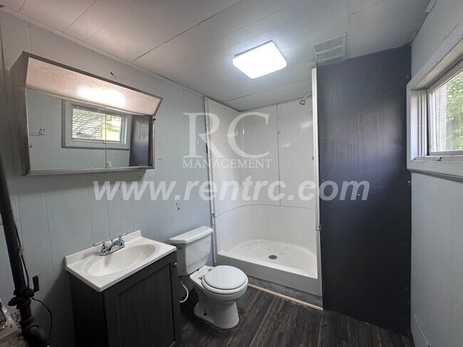 Foto del edificio - 1224-D Marion-