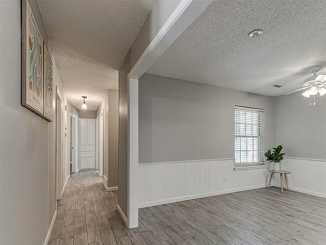 Building Photo - 4709 Newport Dr