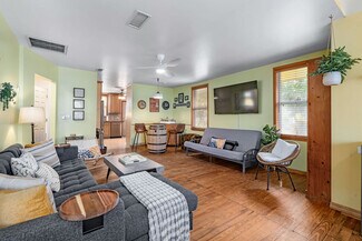 Building Photo - 35 Desoto Pl