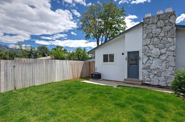 Building Photo - 4901 S Laura Dr