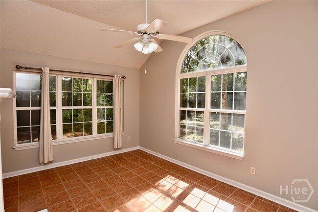 Building Photo - 121 Laurenburg Dr