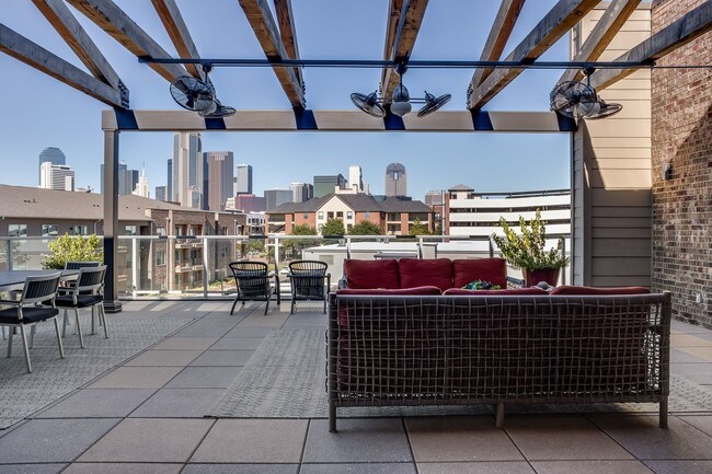 Cortland Farmers Market Apartments Dallas, TX