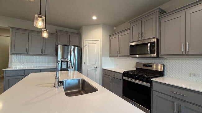 Building Photo - 1654 Reed Dr