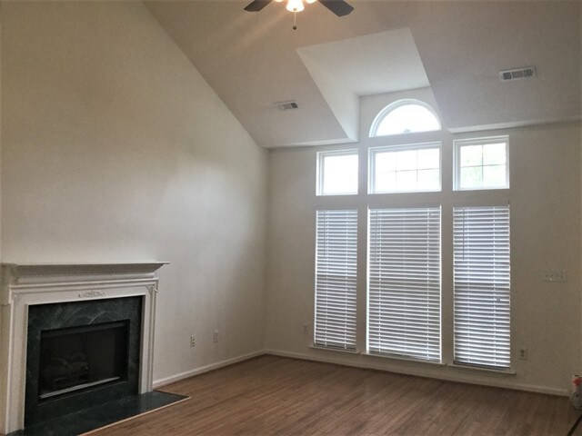 Building Photo - 406 Bramford Way