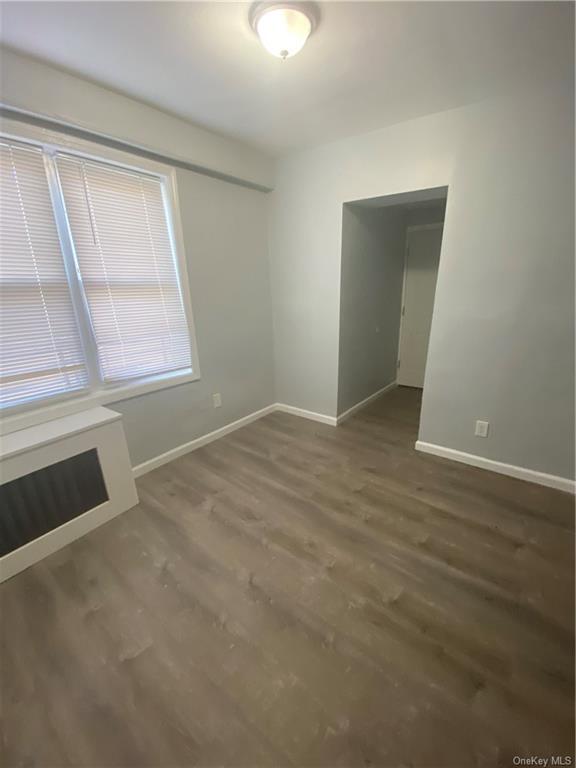 Foto del edificio - 301 E 3rd St