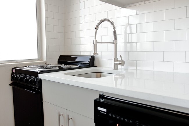 Building Photo - The Regency Apartments