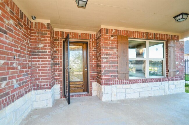Building Photo - 19235 Golden Wave Dr