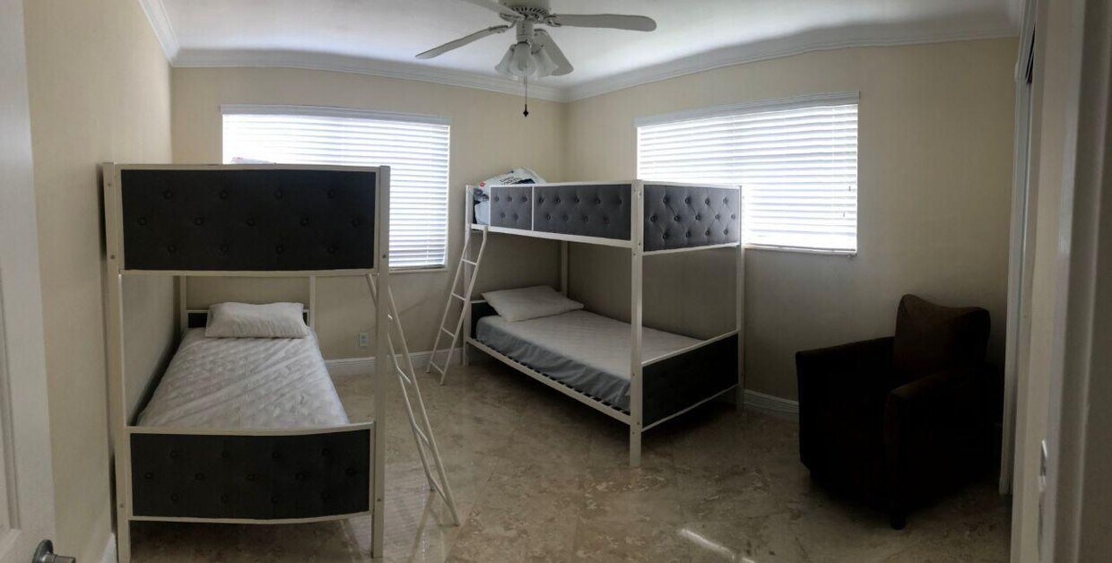 Foto del edificio - 1513 NW 18th Ct