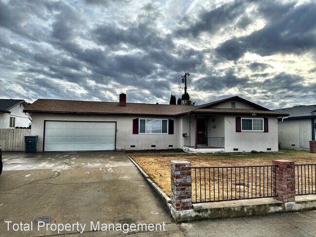 Foto del edificio - 3 br, 2 bath House - 2535 W. Beech Ave.