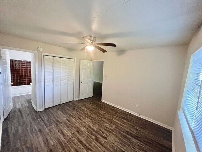 Foto del edificio - 2110 Golf Terrace Dr