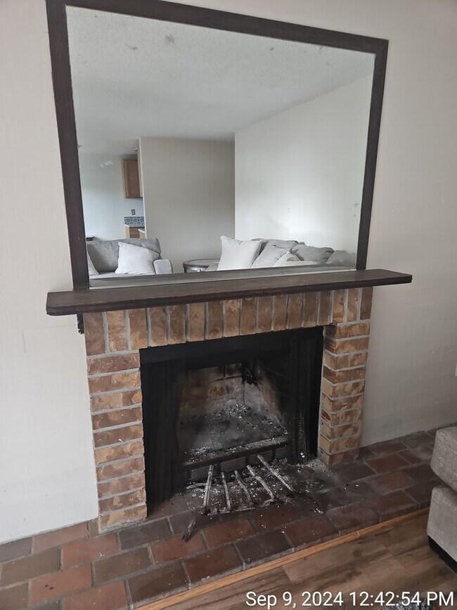 Foto del edificio - Renton Sunset Heights Condominiums - 2 bedroom 1 bathroom lower floor unit - Water, Sewer & Garba...