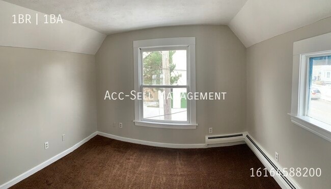 Building Photo - 104 Diamond Ave SE