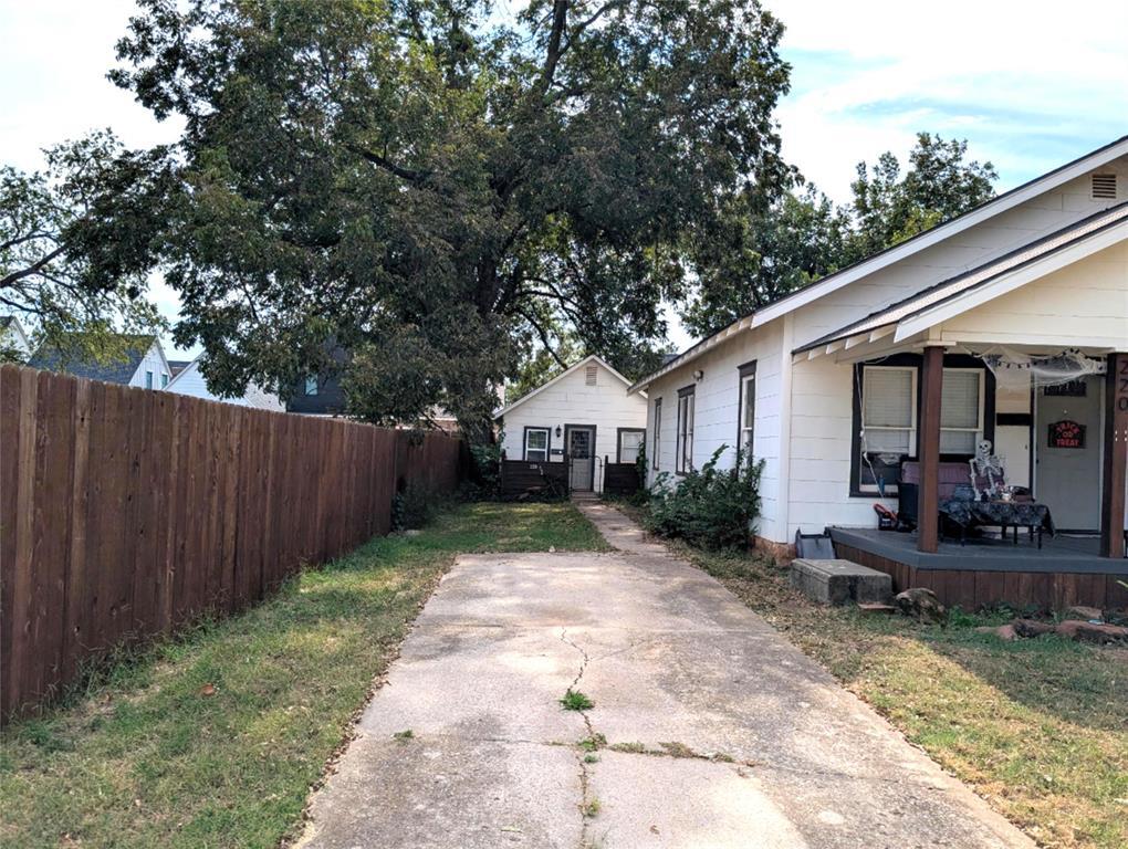 Foto principal - 220 W Main St