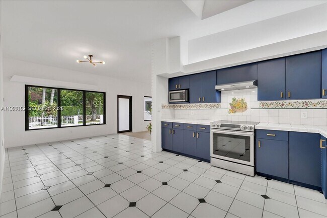 Foto del edificio - 7132 SW 65th Ave