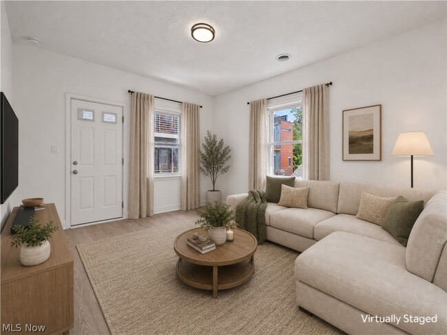 Building Photo - 2037 W 11th St
