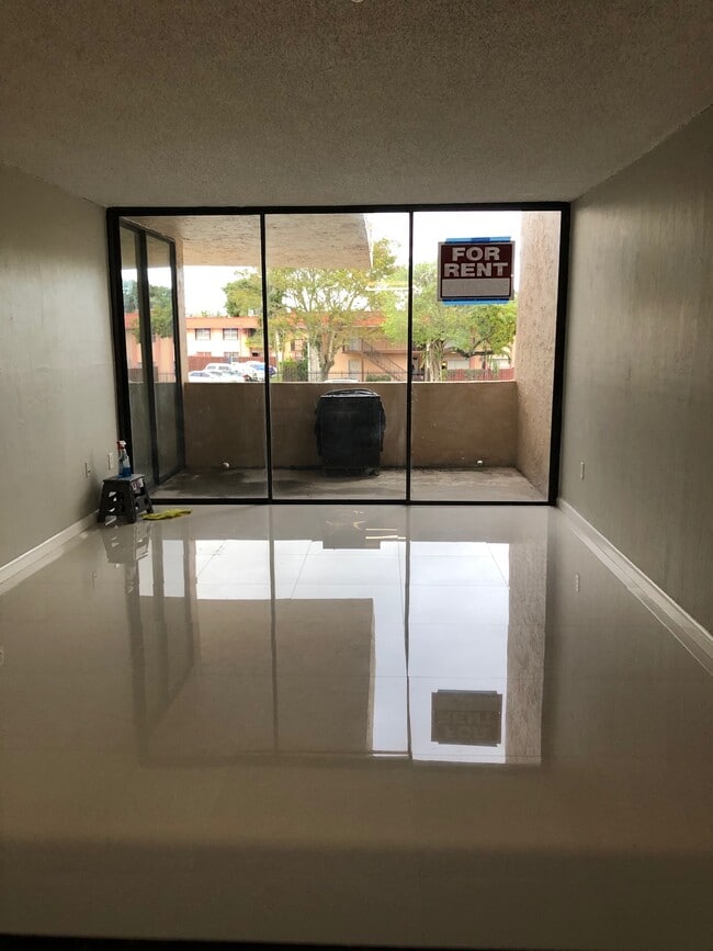 Foto del edificio - 10400 SW 108th Ave