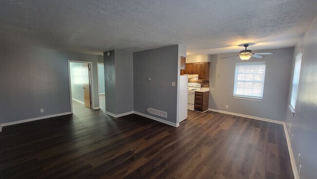 Building Photo - 4405 Landside Dr