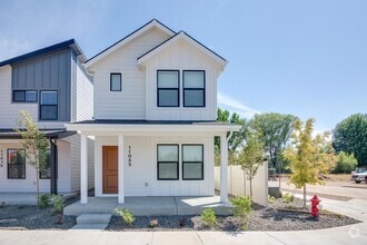 Building Photo - 1651 S Arborwood Ln