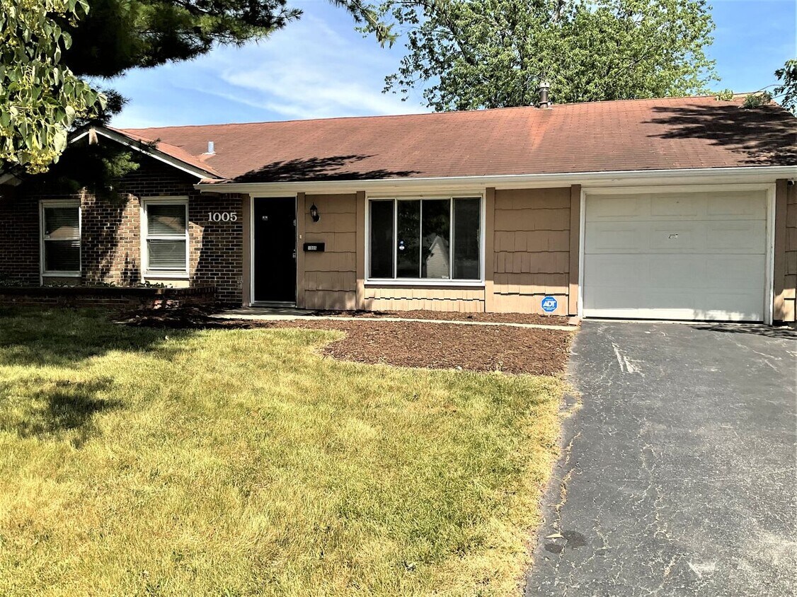 1005 Harvard Ln House Rental in Matteson, IL