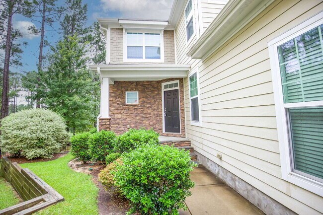 Building Photo - Charming 3 bed, 2.5 bath home with bonus t...
