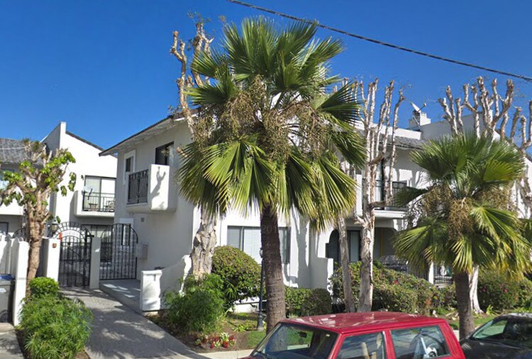 Building Photo - 143 S Broadway