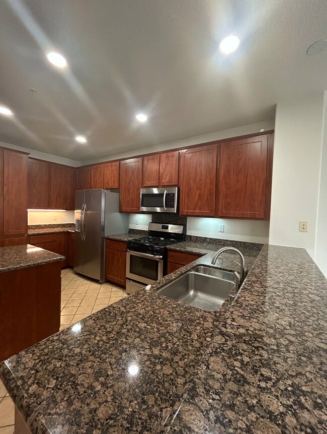 Foto del edificio - Magnificent Condo for Rent