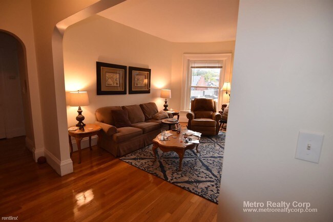 Building Photo - 1587 Beacon St