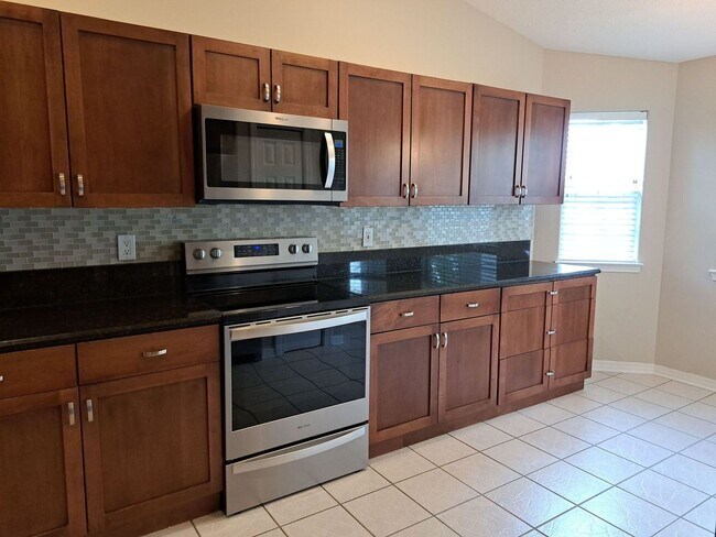 Foto del edificio - 3413 Jasmine Trace Ln