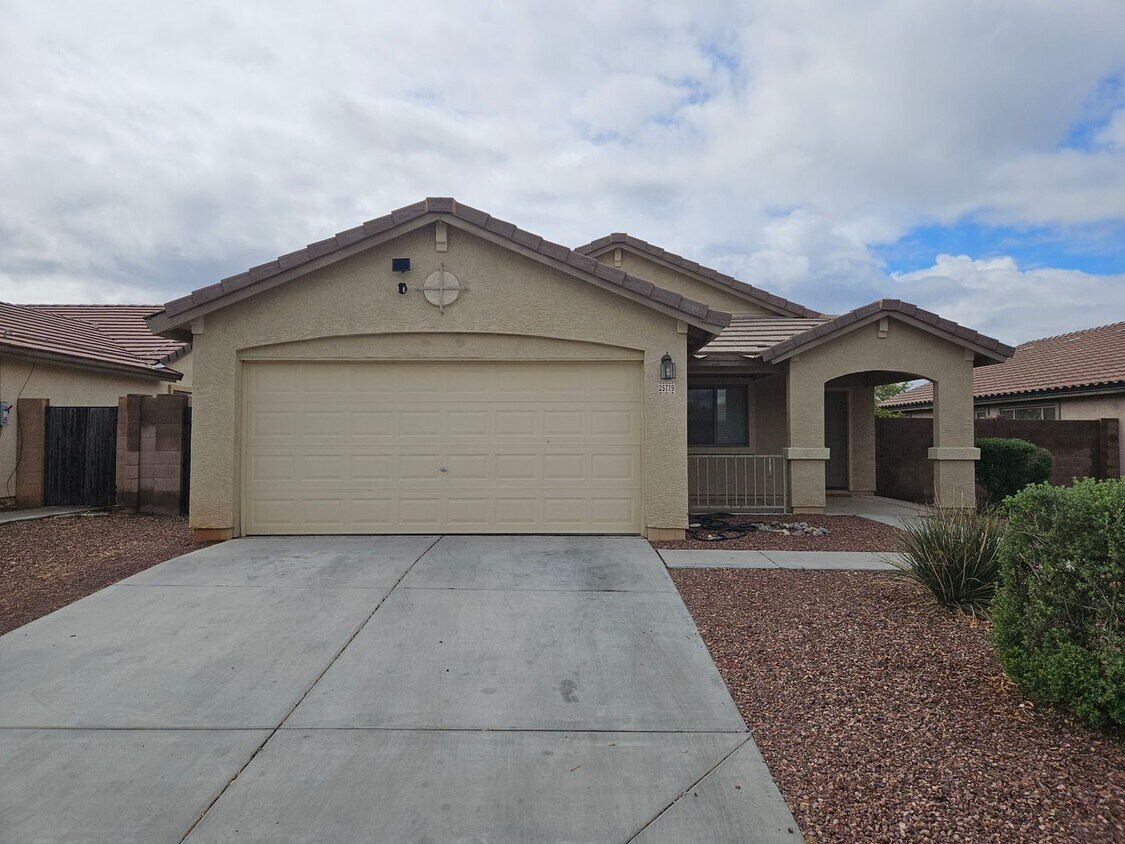 Primary Photo - Pet Friendly Home For Rent