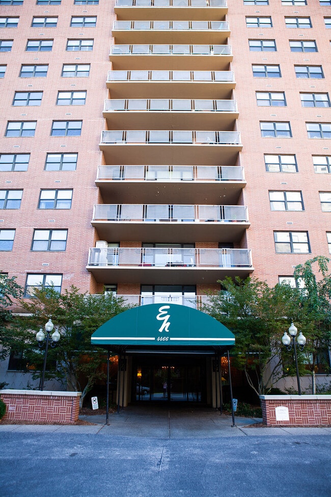 Executive House Exterior - 4466 W Pine Blvd