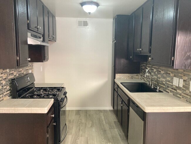 Foto del edificio - 475 E Orange Grove Ave