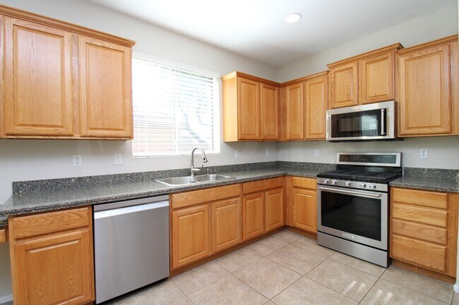 Building Photo - 2137 E Glacier Pl