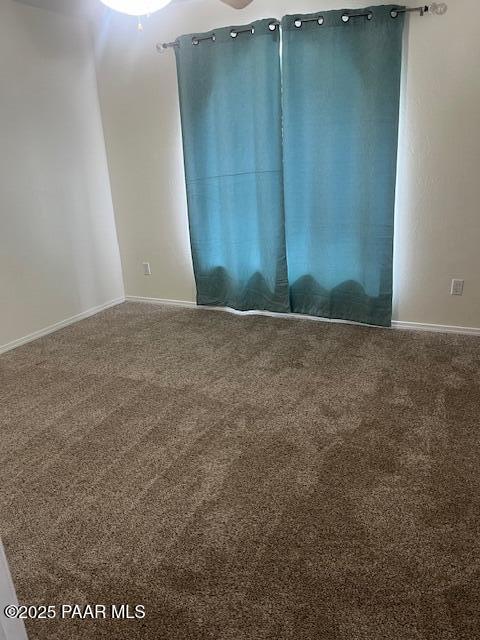 Foto del edificio - 4921 N Reavis Dr
