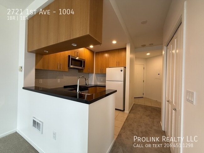 Building Photo - 2721 1st Ave