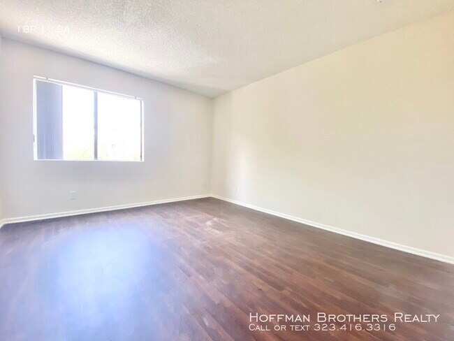 Building Photo - 350 S Catalina St Los Angeles, CA 90020