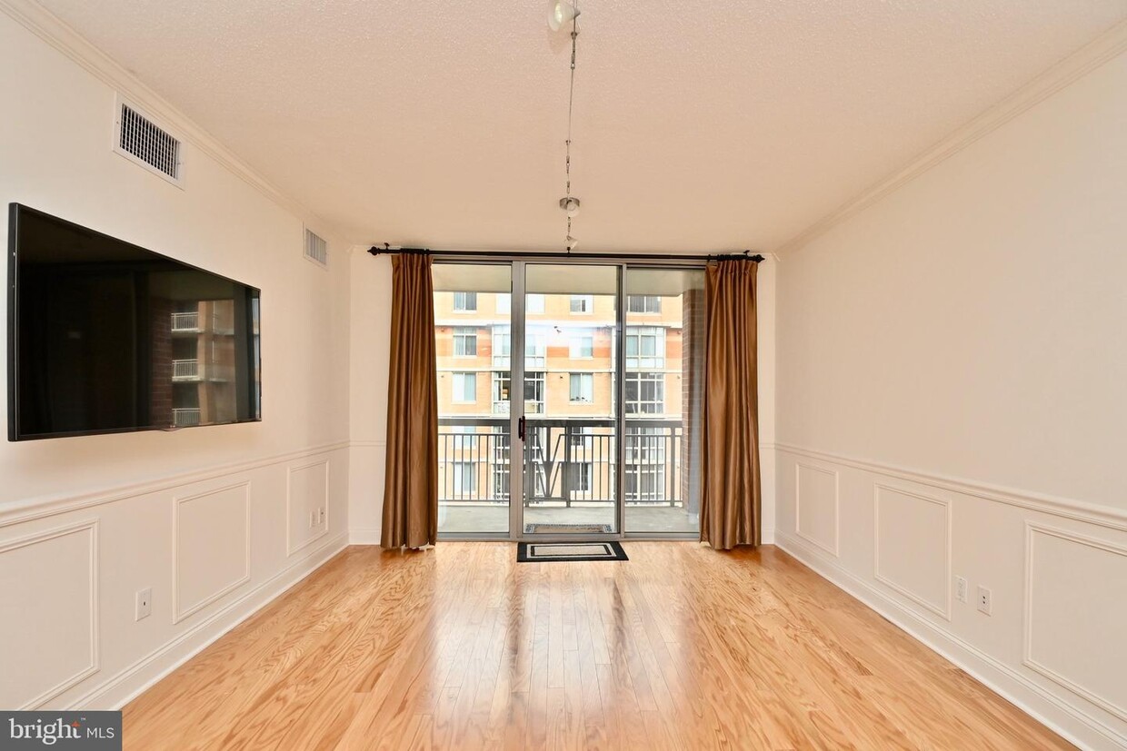 Primary Photo - 1020 N Highland St