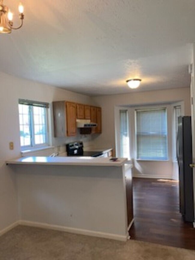 Foto del edificio - Spacious Washington Township Two Bedroom Ranch Near 86th and Ditch Rd - COMING SOON