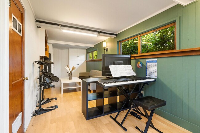 Foto del edificio - 10828 23rd Ave NE